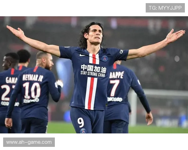 从巴勒莫到豪门锋霸，卡瓦尼书写传奇射手生涯